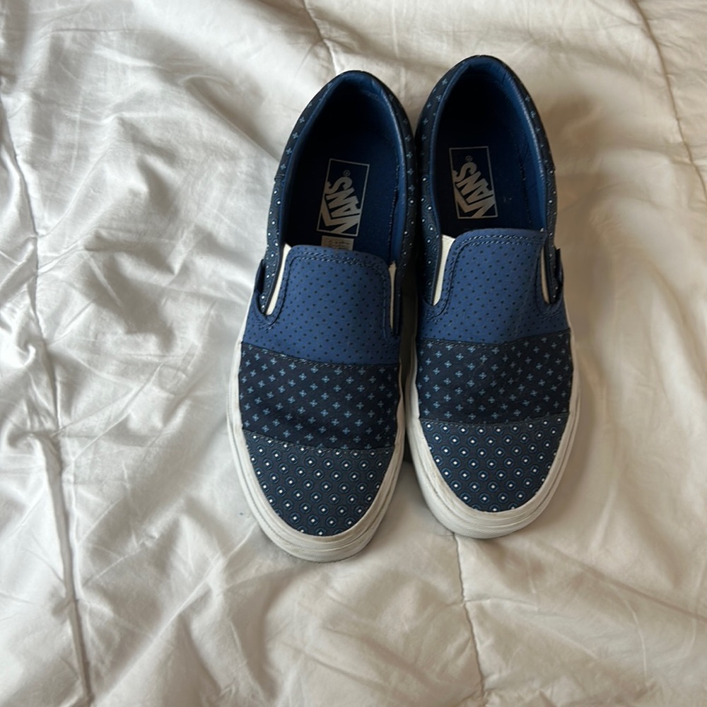 Siize 9.5 Women Vans Slip On Sneaker